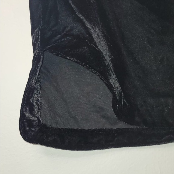 NWT Free People Annalise Velvet Mini Skirt Black Unlined Notched Hem Size 2 - Picture 4 of 8